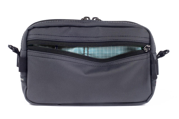 A Side Effect in Nebulous Grey (medium grey) Ballistic with Tidal (pale blue with white grid) 200 Halcyon interior.